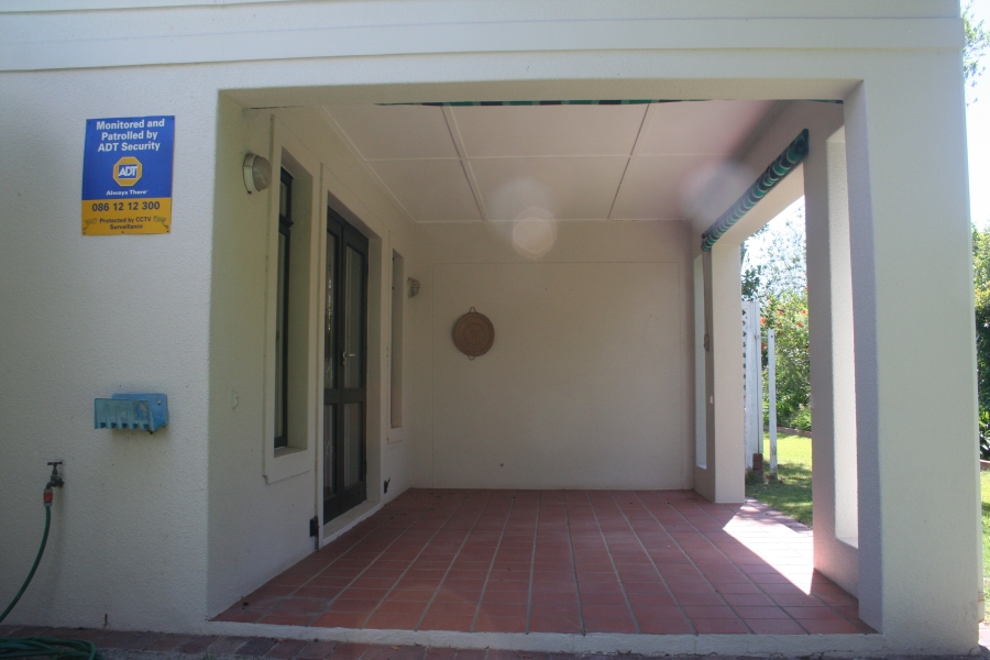 To Let 3 Bedroom Property for Rent in Onder Papegaaiberg Western Cape